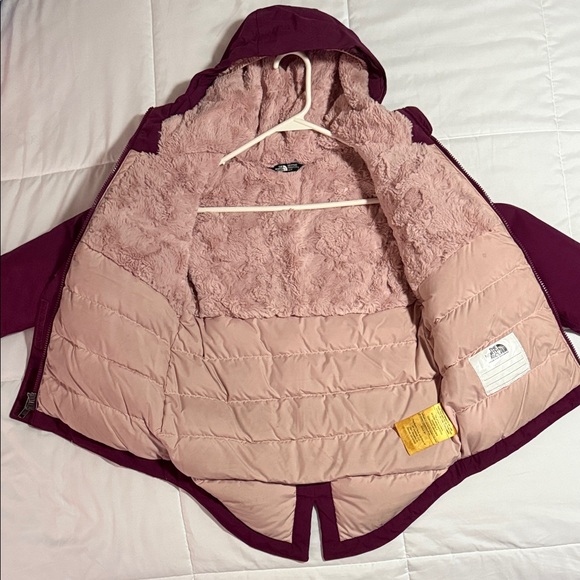 The North Face Kids' Magenta Puffer Jacket - Picture 3 of 3